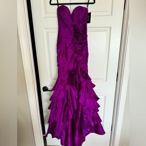 💃🏻 ELEGANT STRAPLESS SATIN GOWN 💃🏻